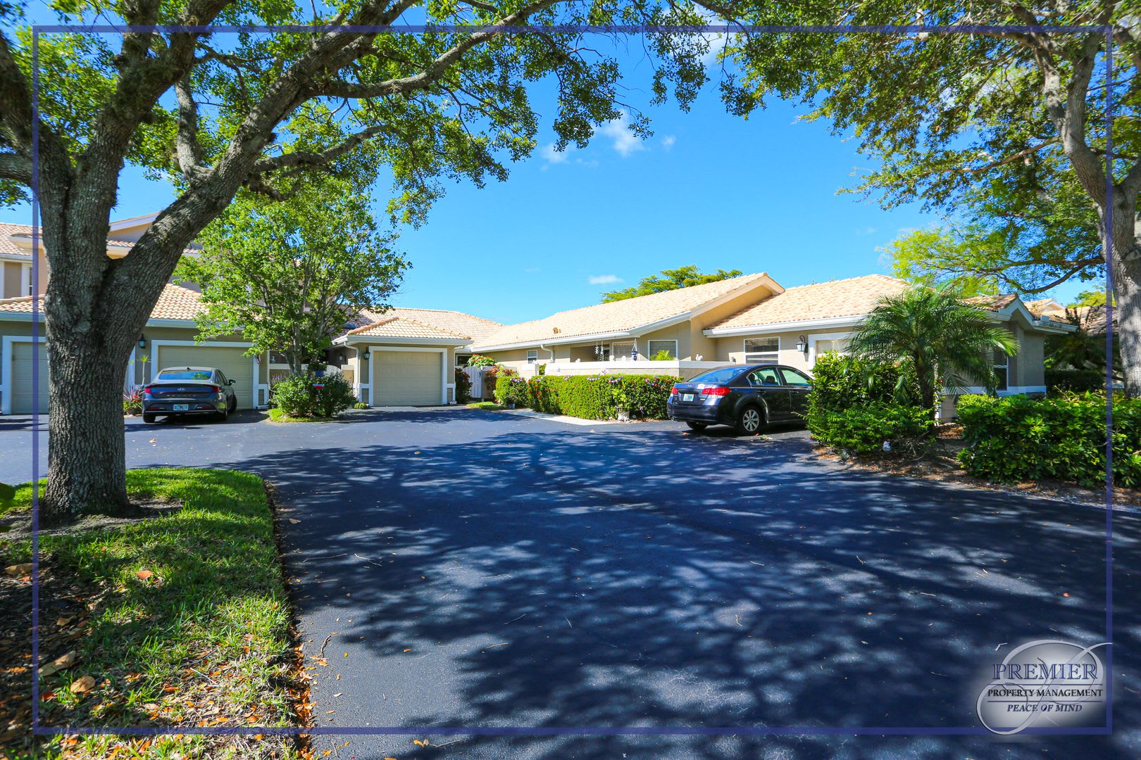 Serene Lake View Pet Friendly Great Location Short Drive To Multiple Public Beaches Emerald Bay 3 Beds 2Baths One Car Garage Unfurnished Annual Rental – photo 1