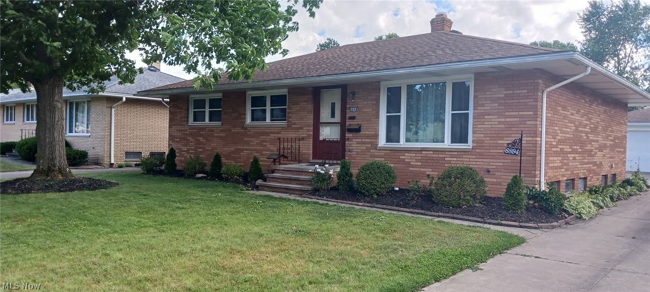 6894 Lalemant Drive – photo 1