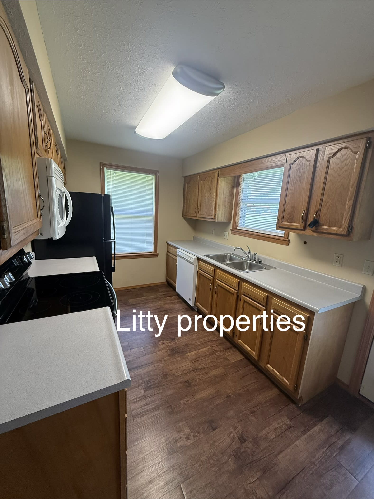 1505 Stonebrook Court – photo 5