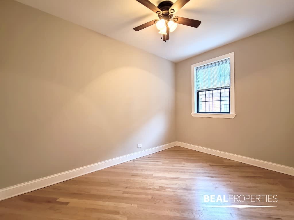 896 Green Bay Rd – photo 2
