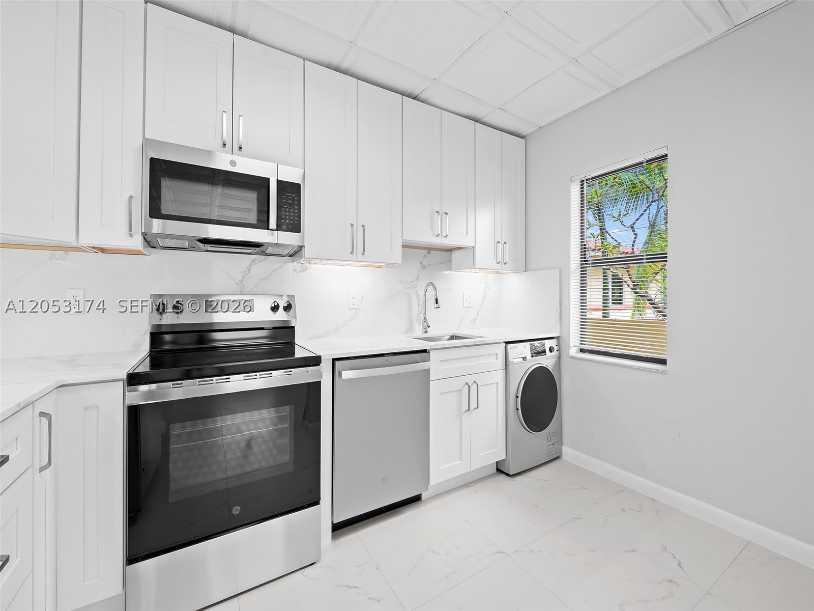 2300 NE 6th Ave – photo 1