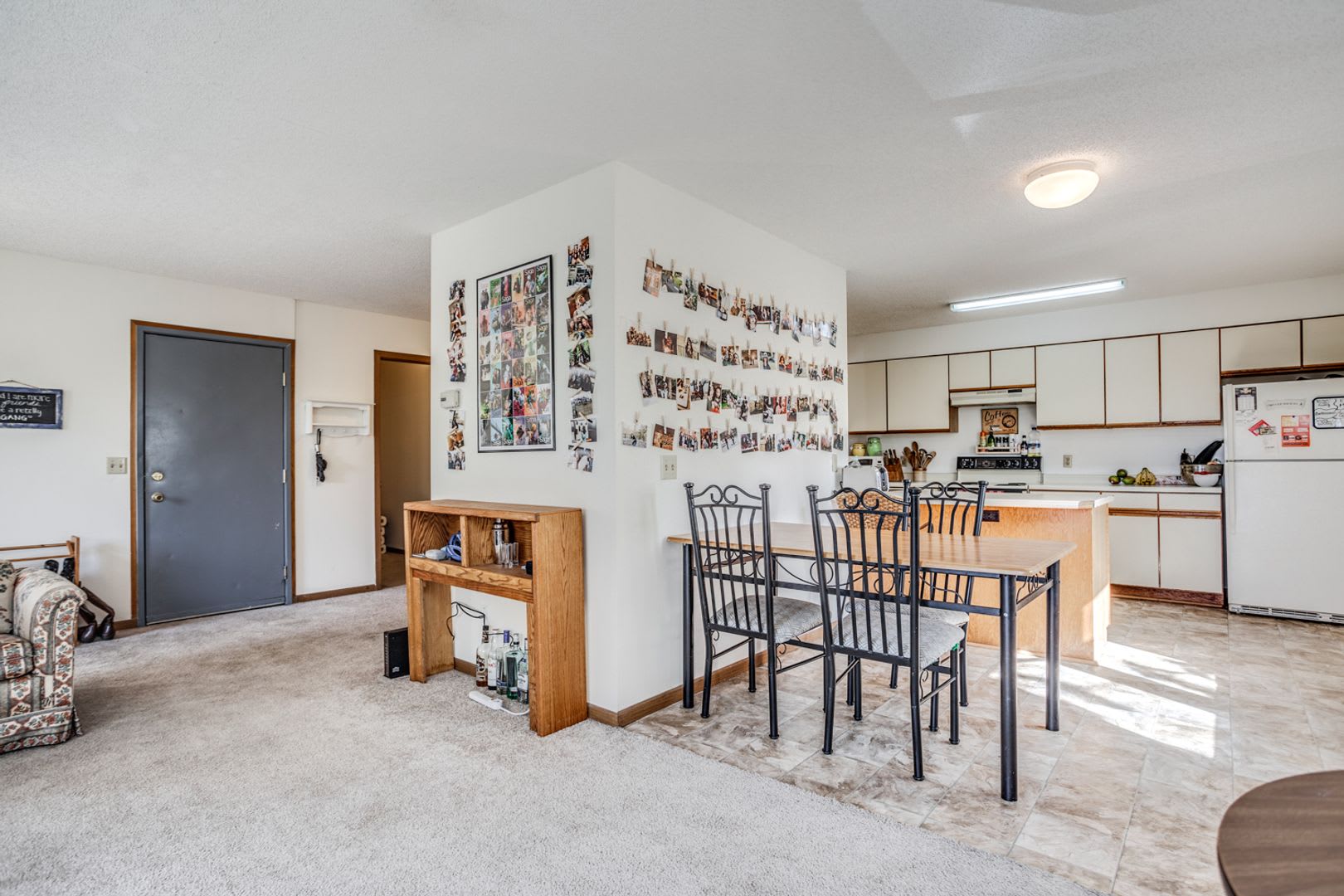 Spacious 5 Bedroom 2 Bathroom Unit Close To Campus – photo 4