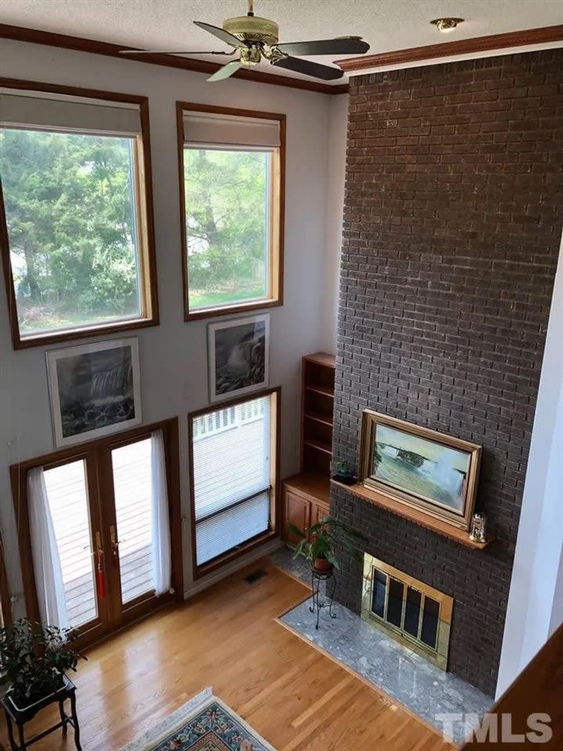 Room in 4 Bedroom Home at Kingsway Dr – photo 2