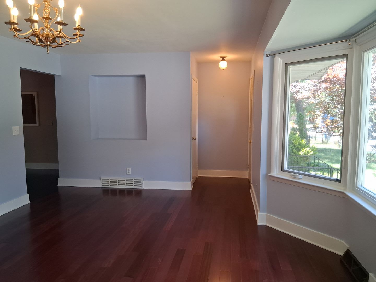 Charming 3 Bed 1.5 Bath Home! – photo 3