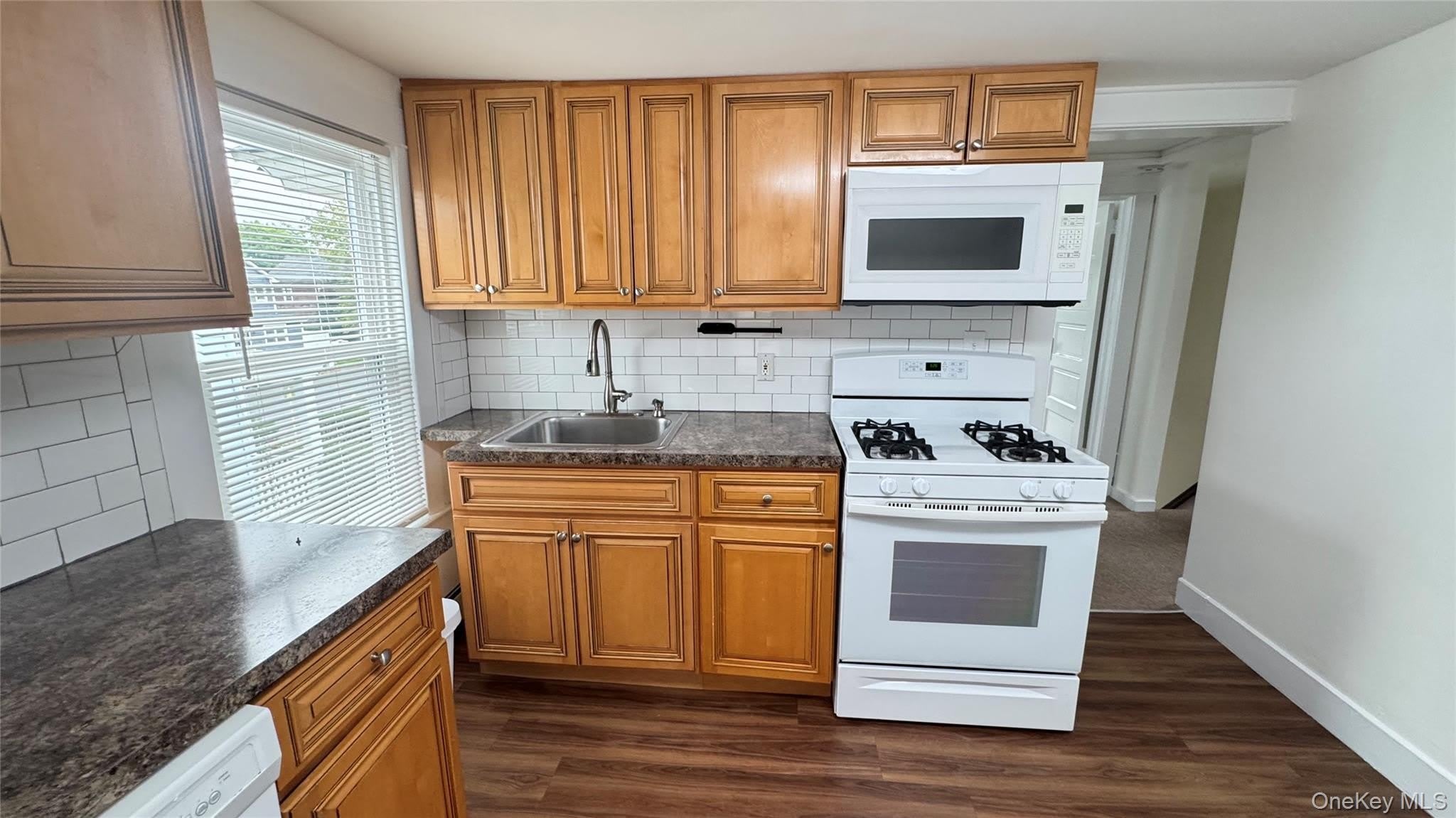 8 Colt Avenue – photo 4