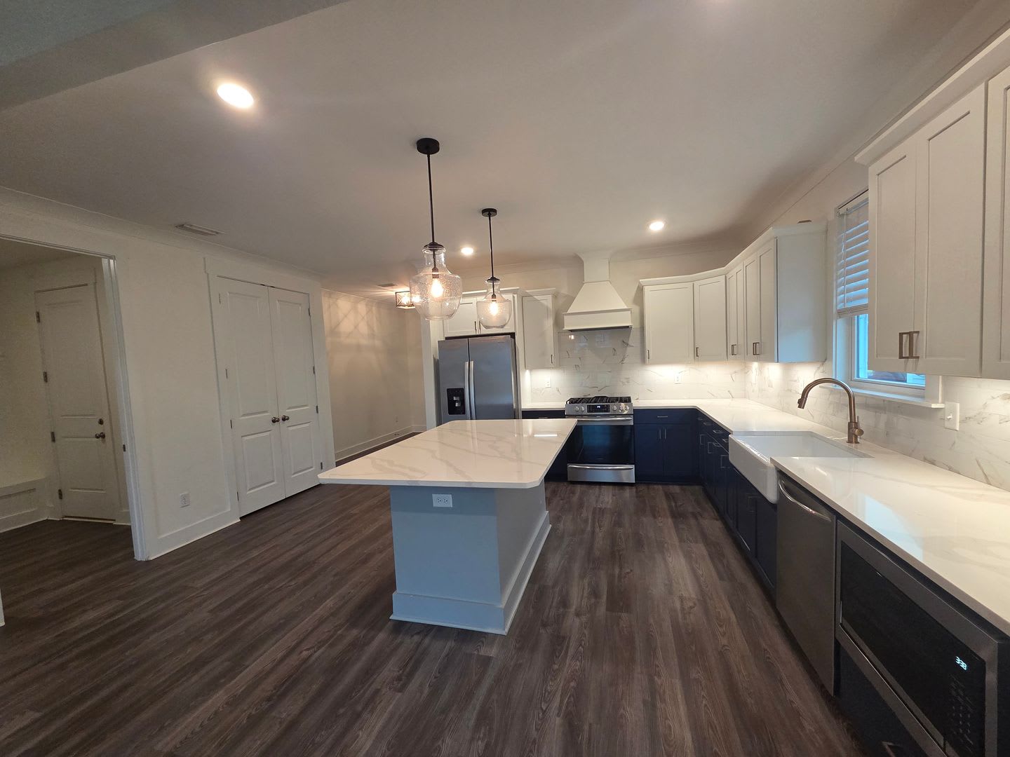 Beautiful Home In The Coveted Amenity Rich Sweet Bay Community 1 2 Off Security Deposit For Active Duty Military – photo 4