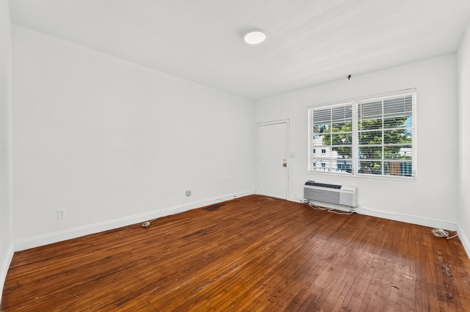 901 Pennsylvania Ave – photo 3