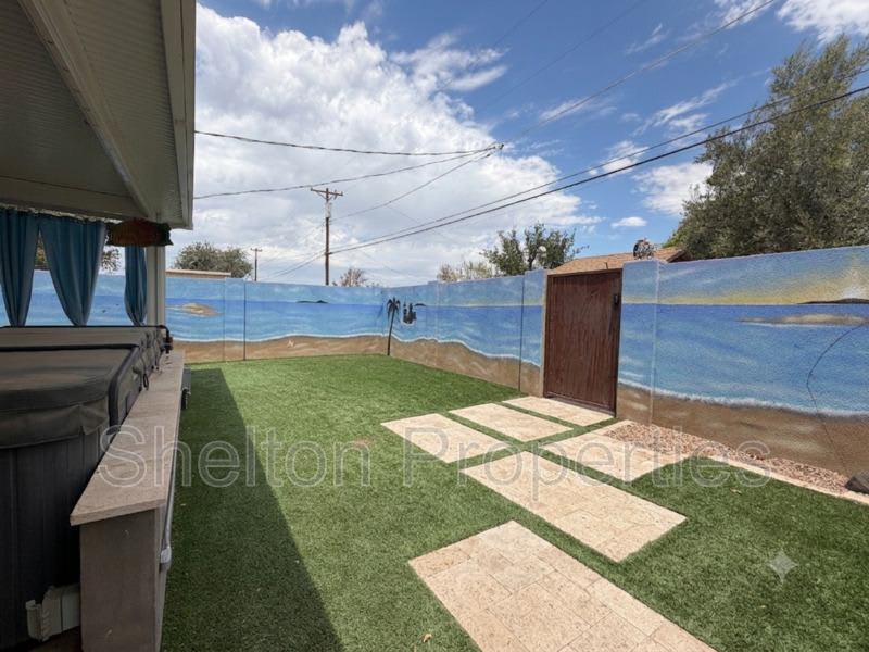 2514 E Fairmount Ave – photo 3
