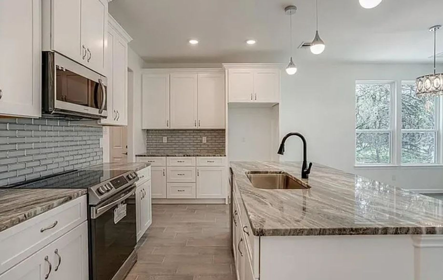 3-bedroom, 2.5-bath luxury home for rent minutes from canyon lake – photo 4