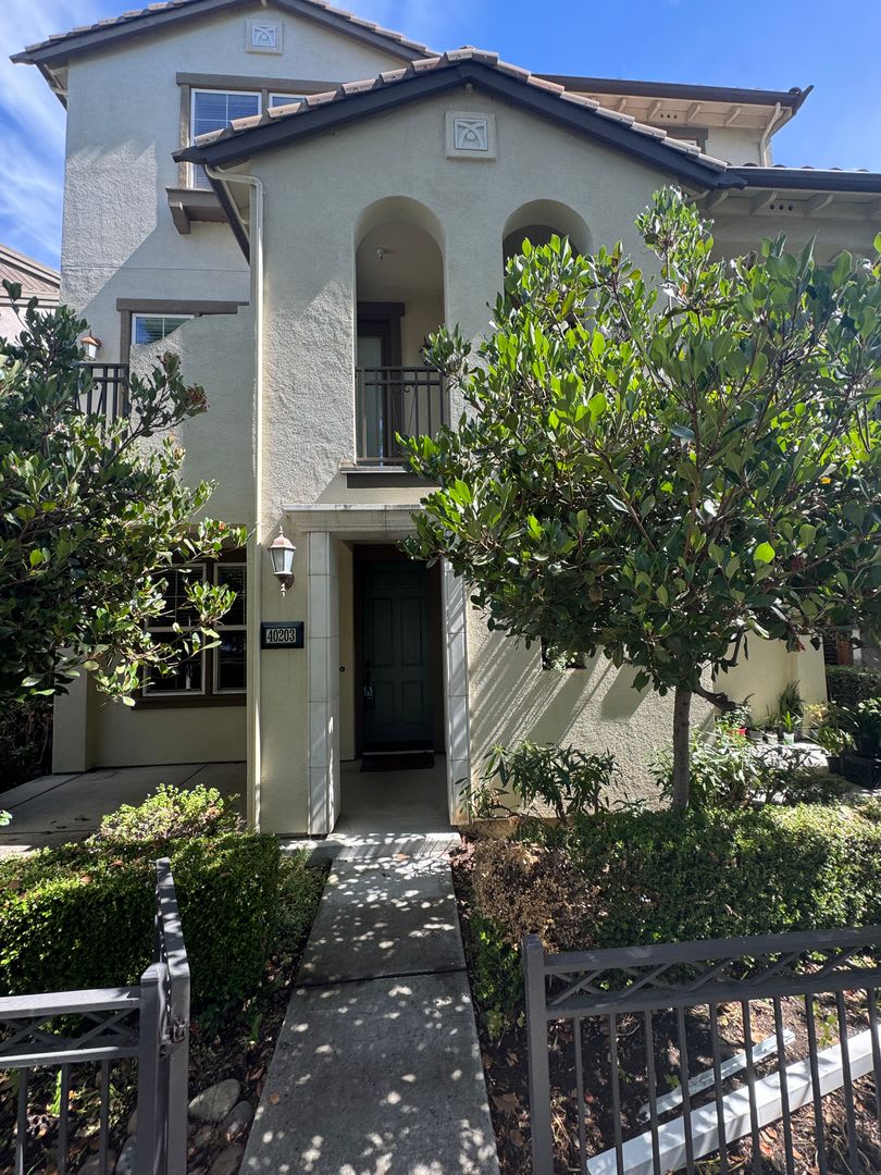 Modern Luxury 4BD/4BA Townhome in Rosewood Community – Fully Refreshed! – photo 1