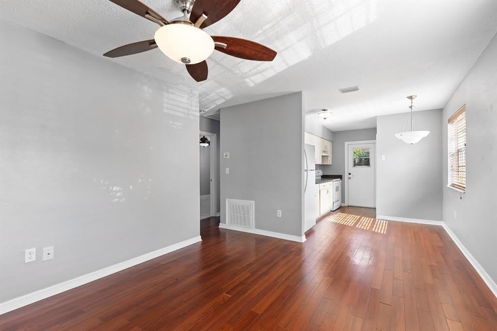 821 SW 4th Street – photo 4