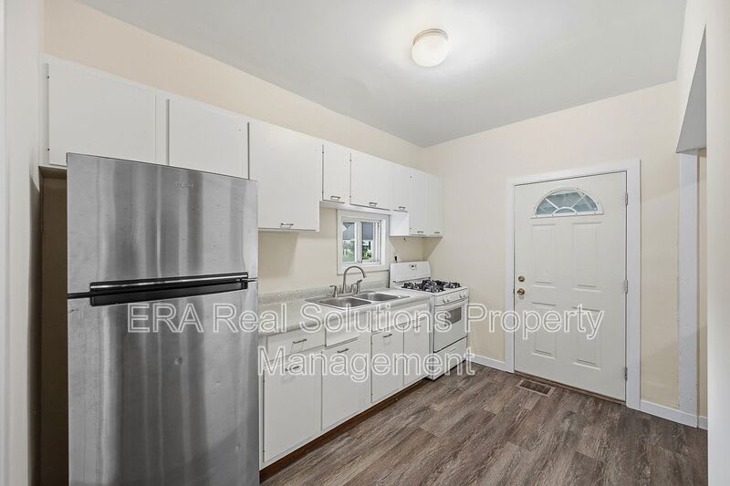 2028 W. Galbraith Rd. – photo 2