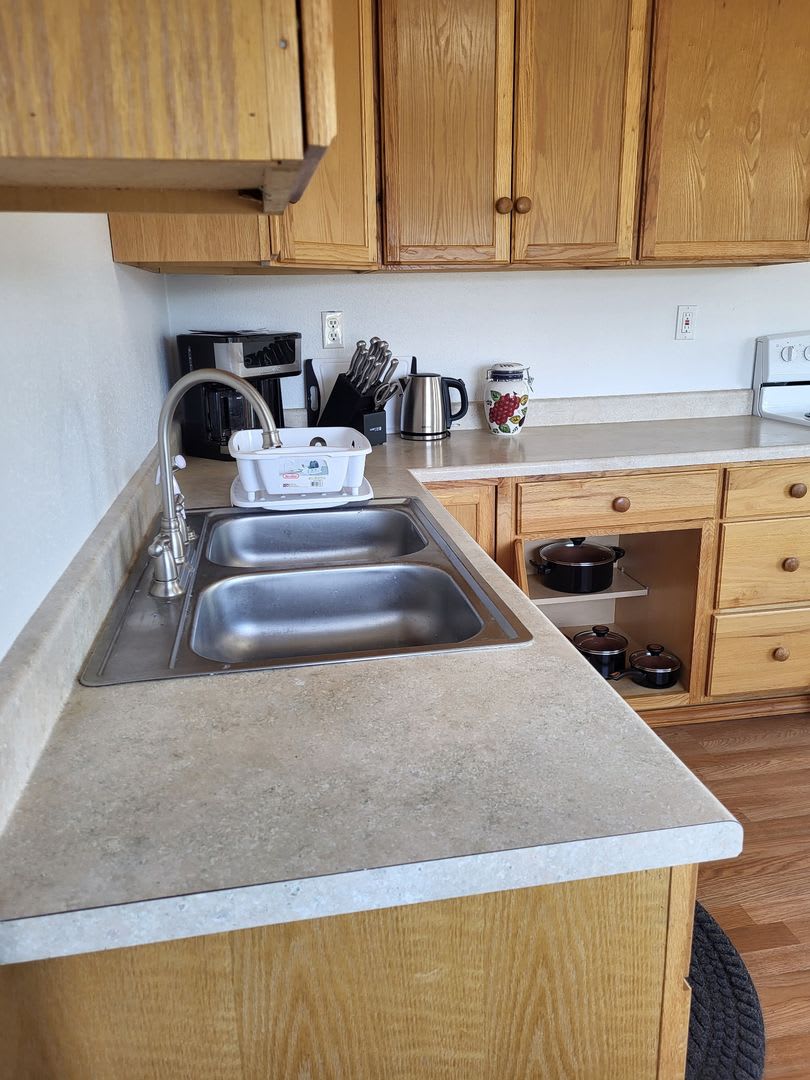 Charming Fully Furnished 1-Bedroom Home – All Utilities Included! – photo 4