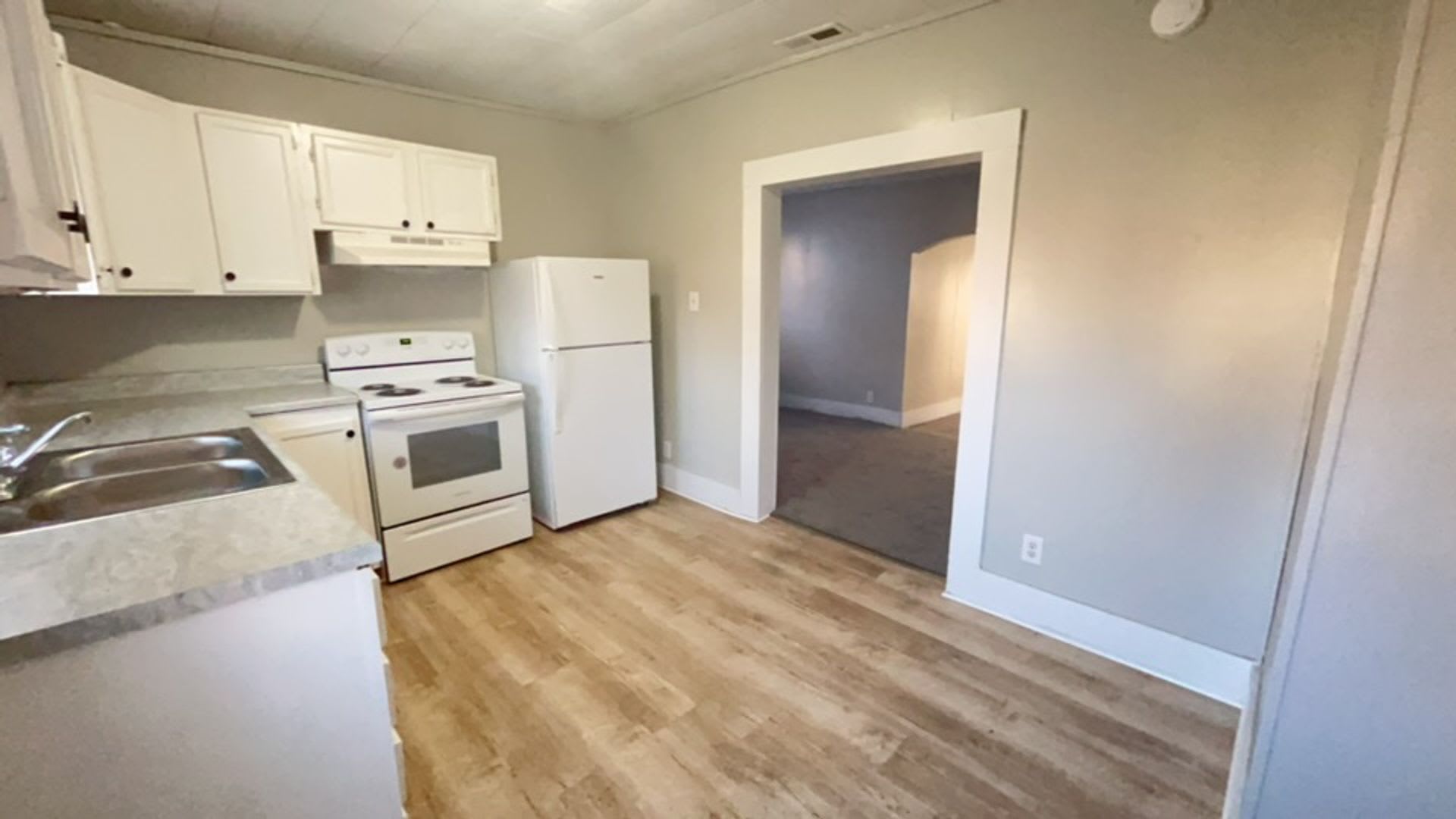 1506 W 10th St – photo 1