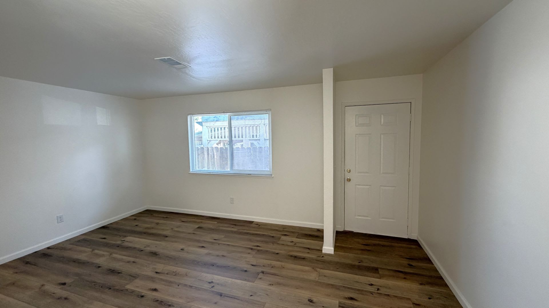 Pittsburg Beautiful Fully Updated Unit 2 Bedroom 1 Bath Luxury Vinyl Flooring Quartz Counters And More – photo 2