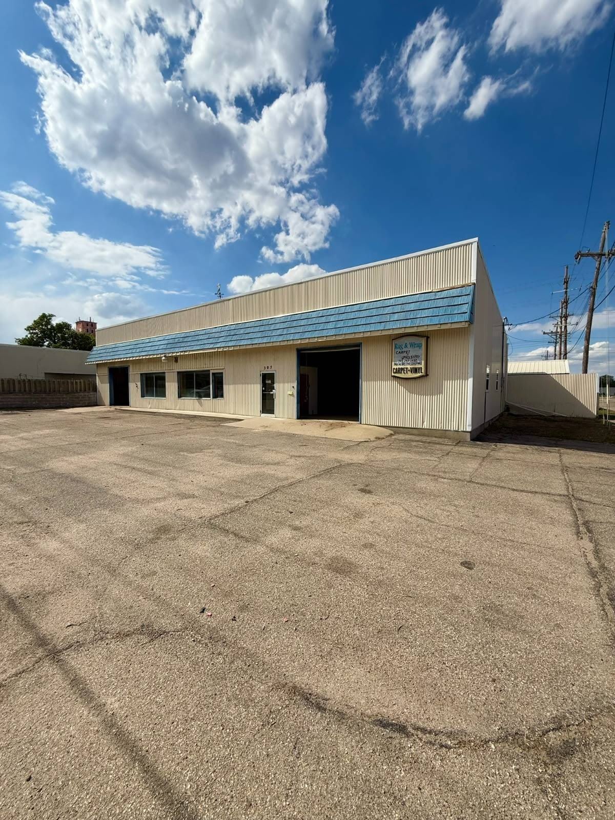 305 W 5th Street – photo 1