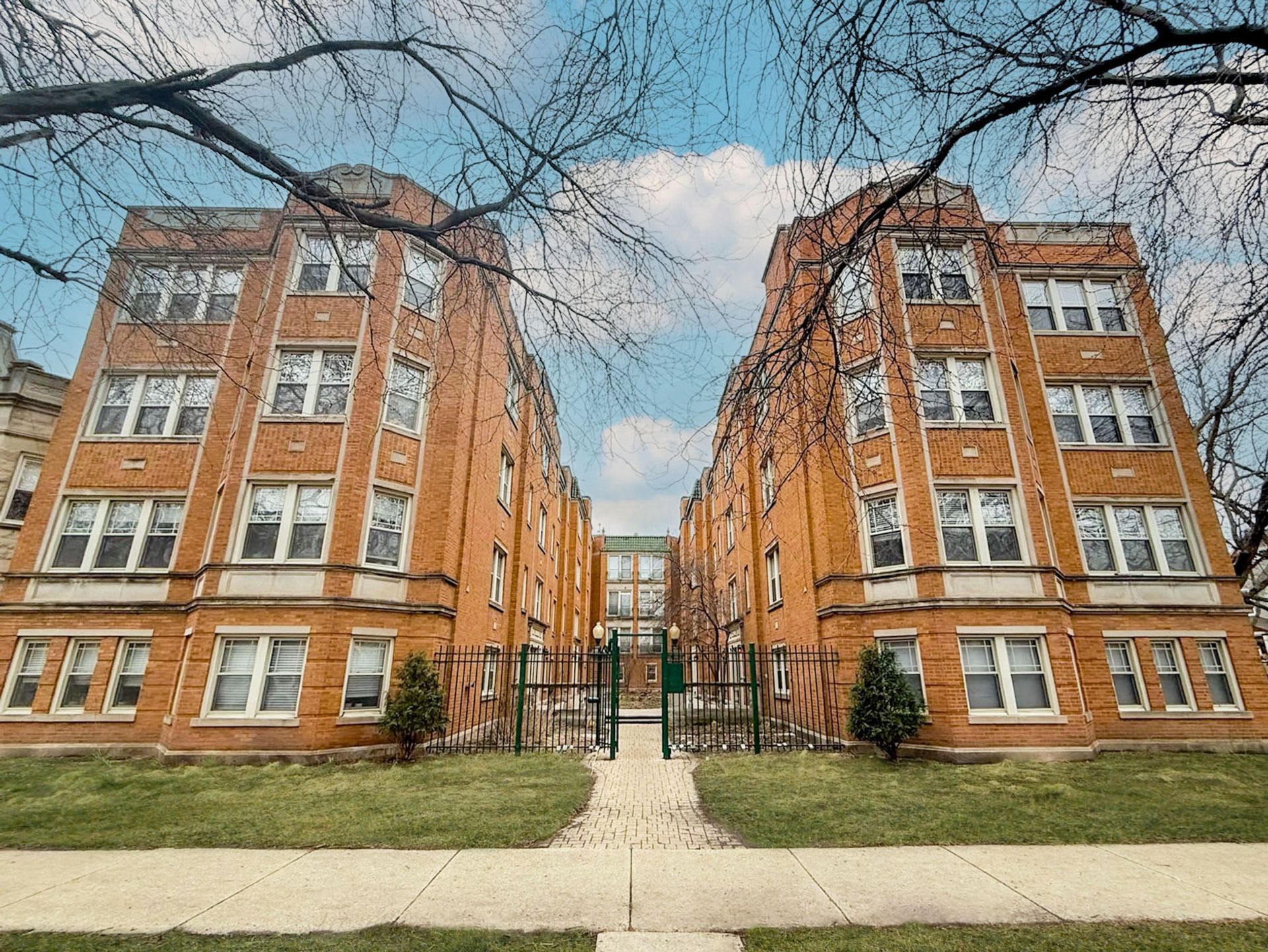 2344 West Addison – photo 4