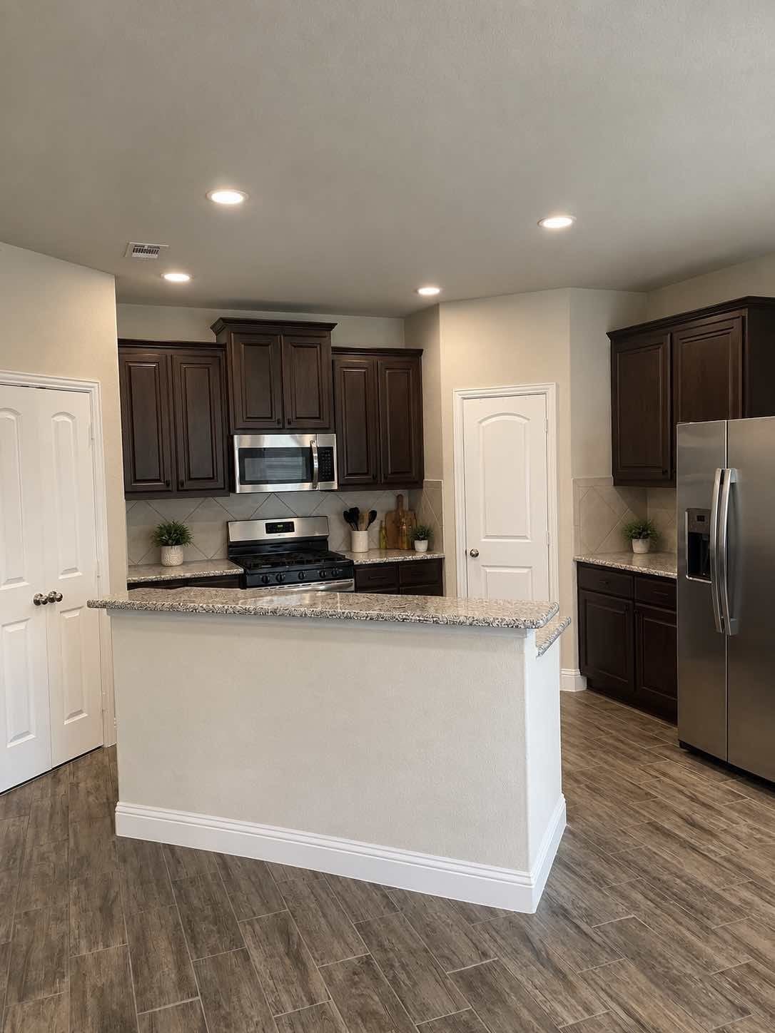 4002 Chesapeake Way – photo 1