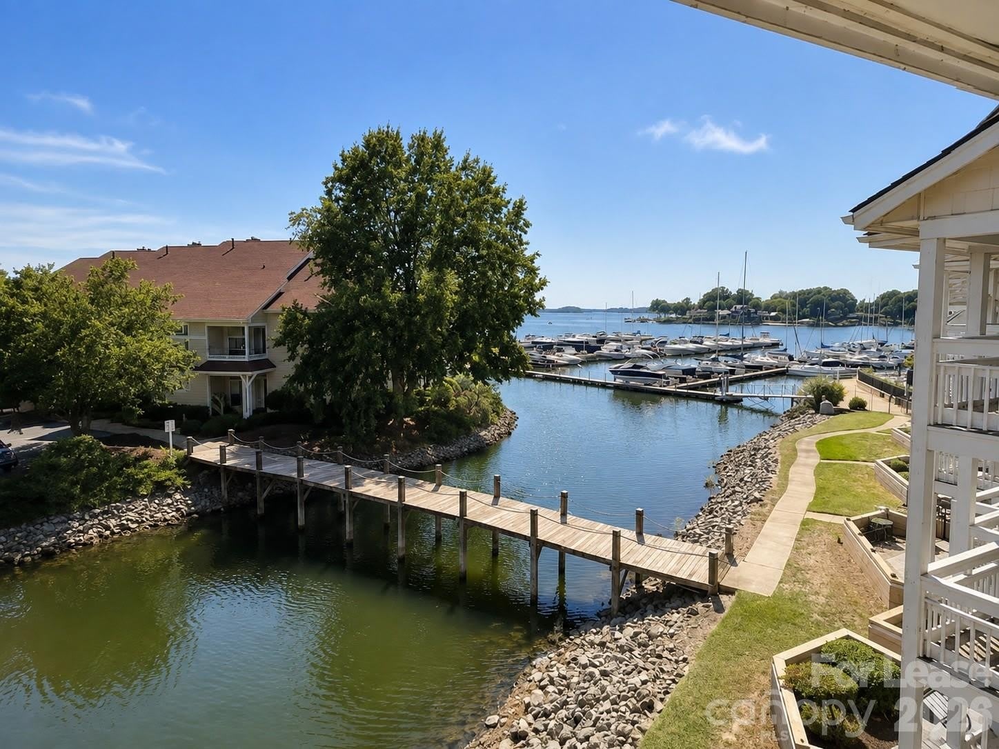 18015 Kings Point Drive – photo 1