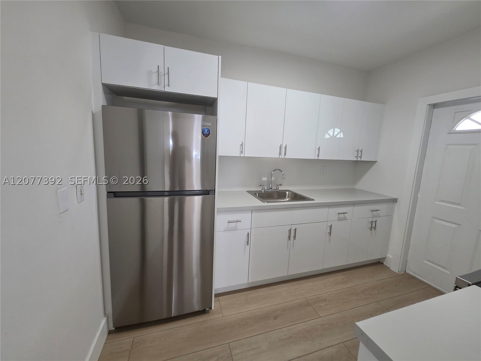 2326 SW 9th St – photo 2