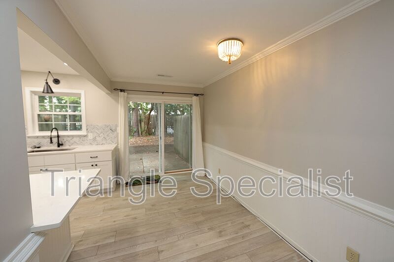 3719 Jamestown Circle – photo 4