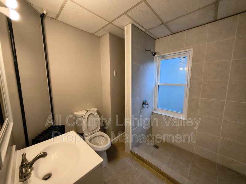 365 E. Prospect St. – photo 4