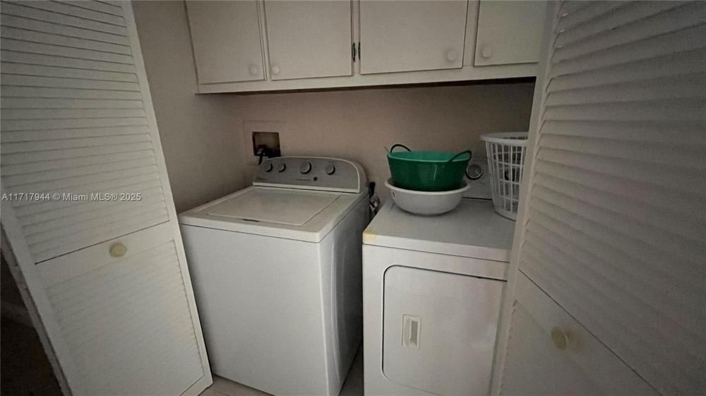 807 NE 27th Ave – photo 3