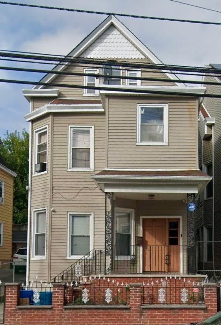 818 MADISON AVE – photo 1