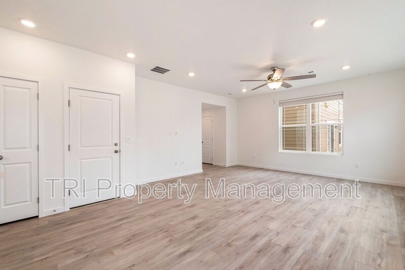 2675 Painted Turtle Ave – photo 4
