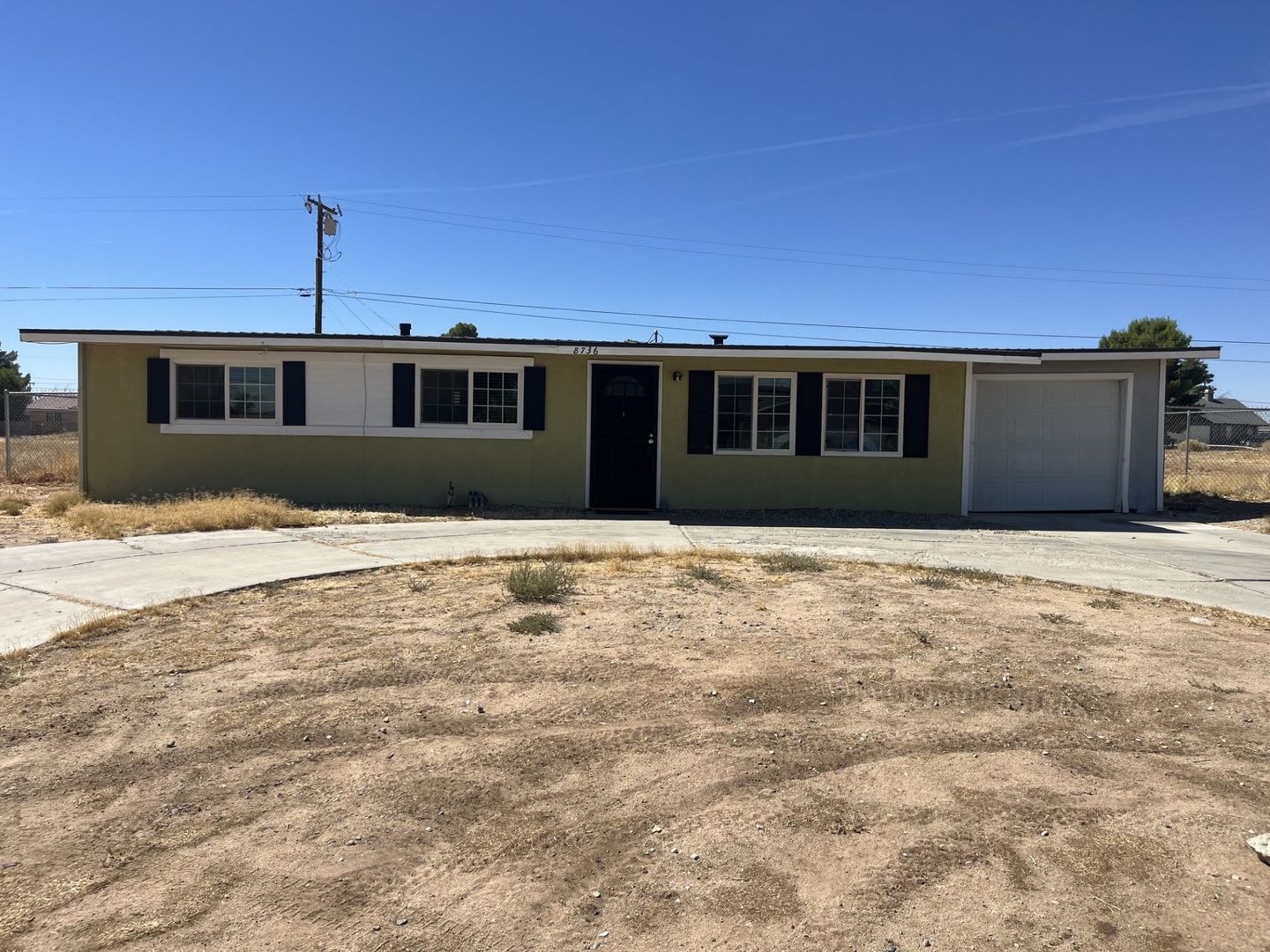 Charming 3 bedroom 1 Bathroom home in California City – photo 1