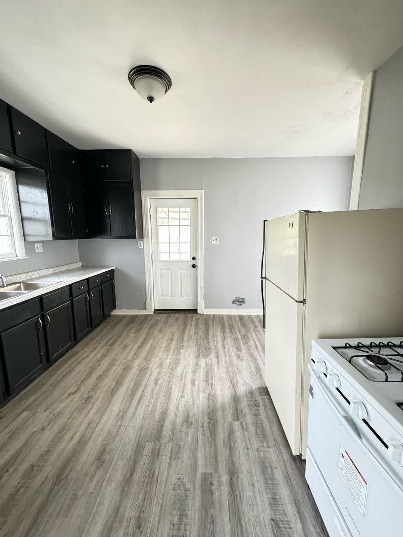 Move in Special – photo 3