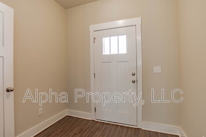 385 Hague Drive – photo 5