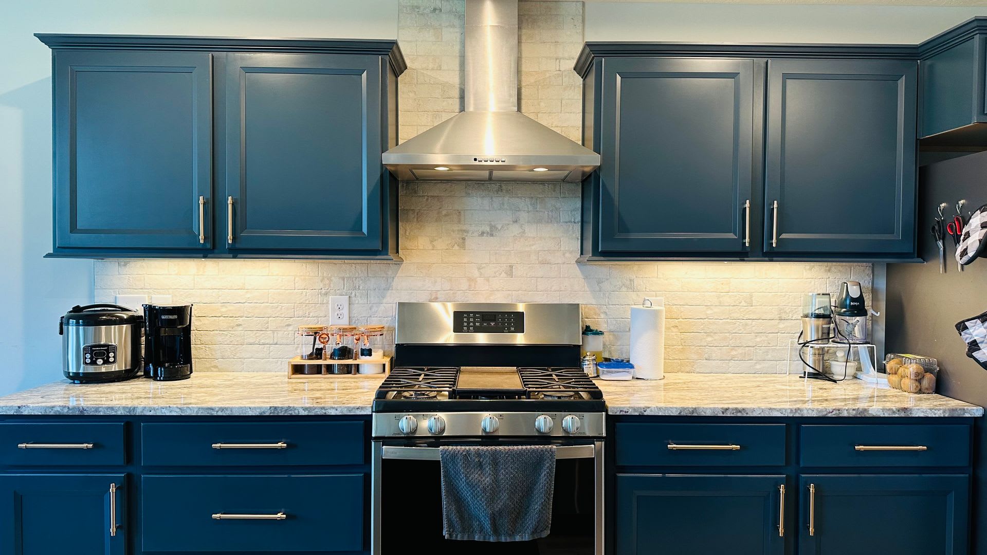 Premium East Louisville Living: 4-Bedroom 3 Bathooms – photo 2