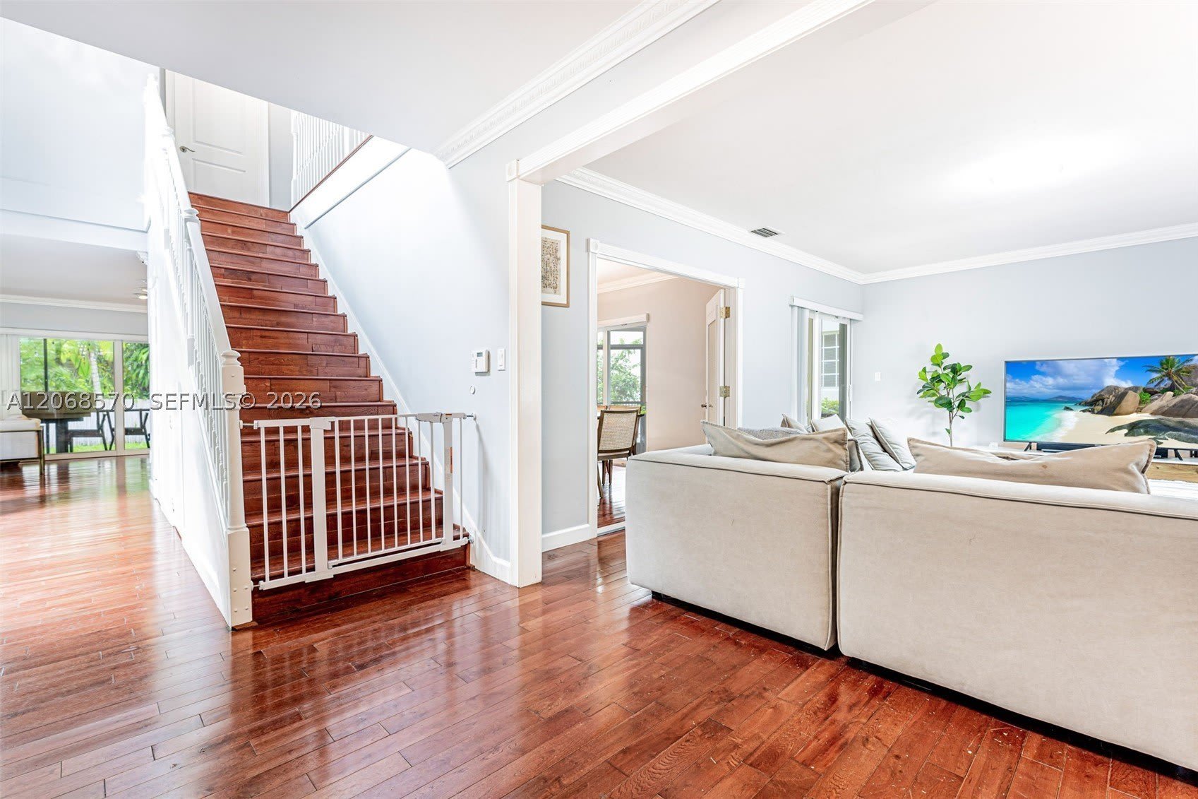 6865 Veronese St – photo 2