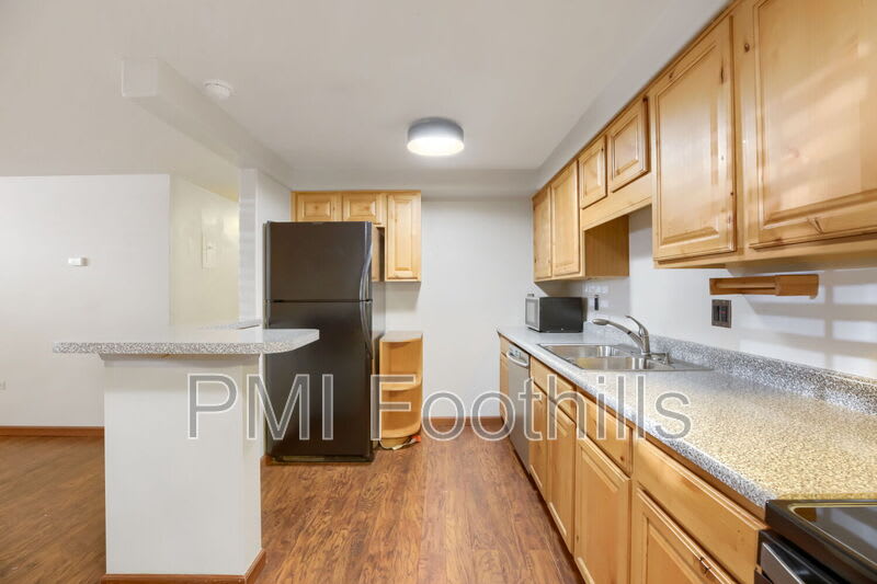 701 N Pearl Street – photo 5