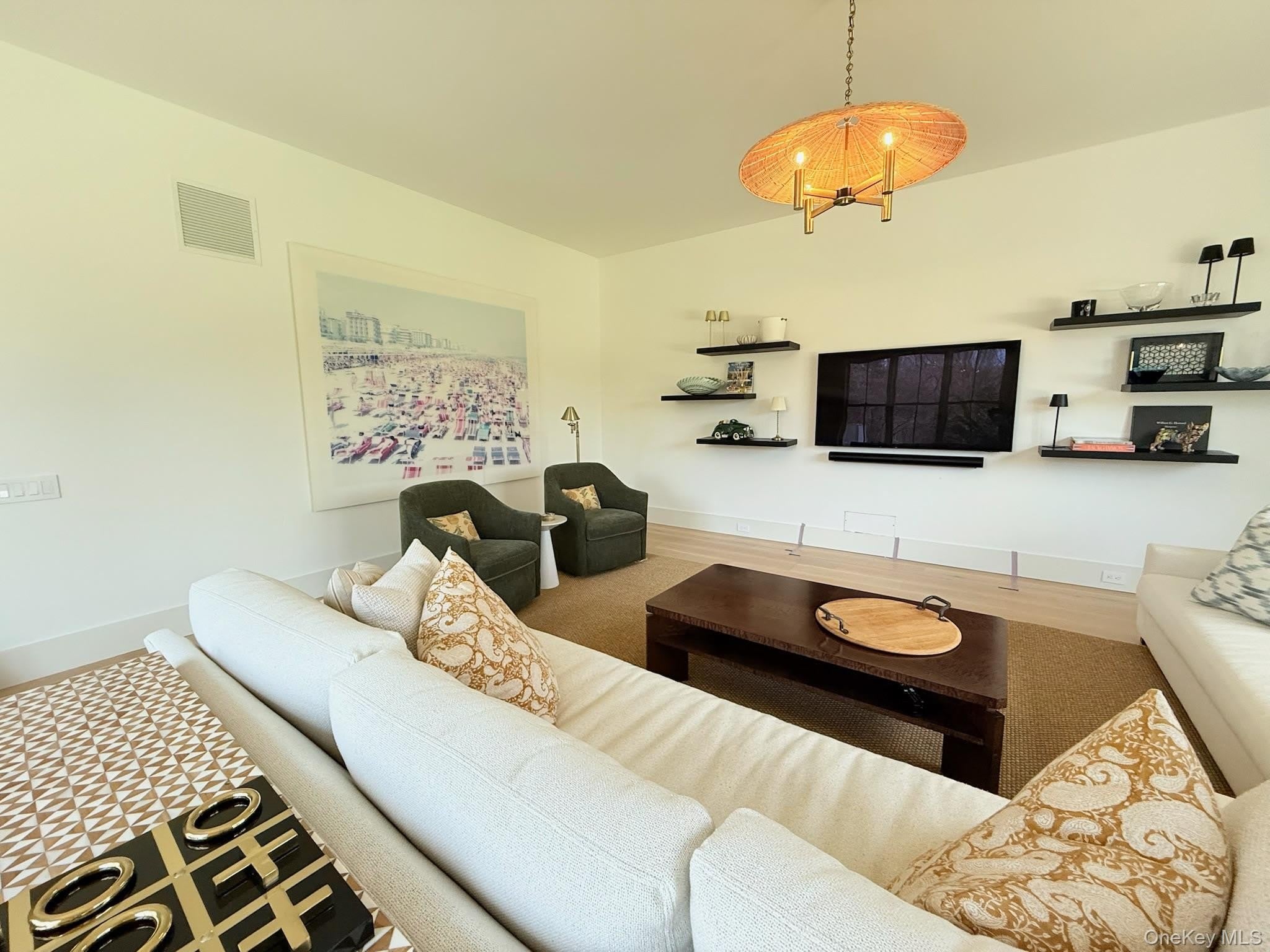 323 Division Street – photo 4