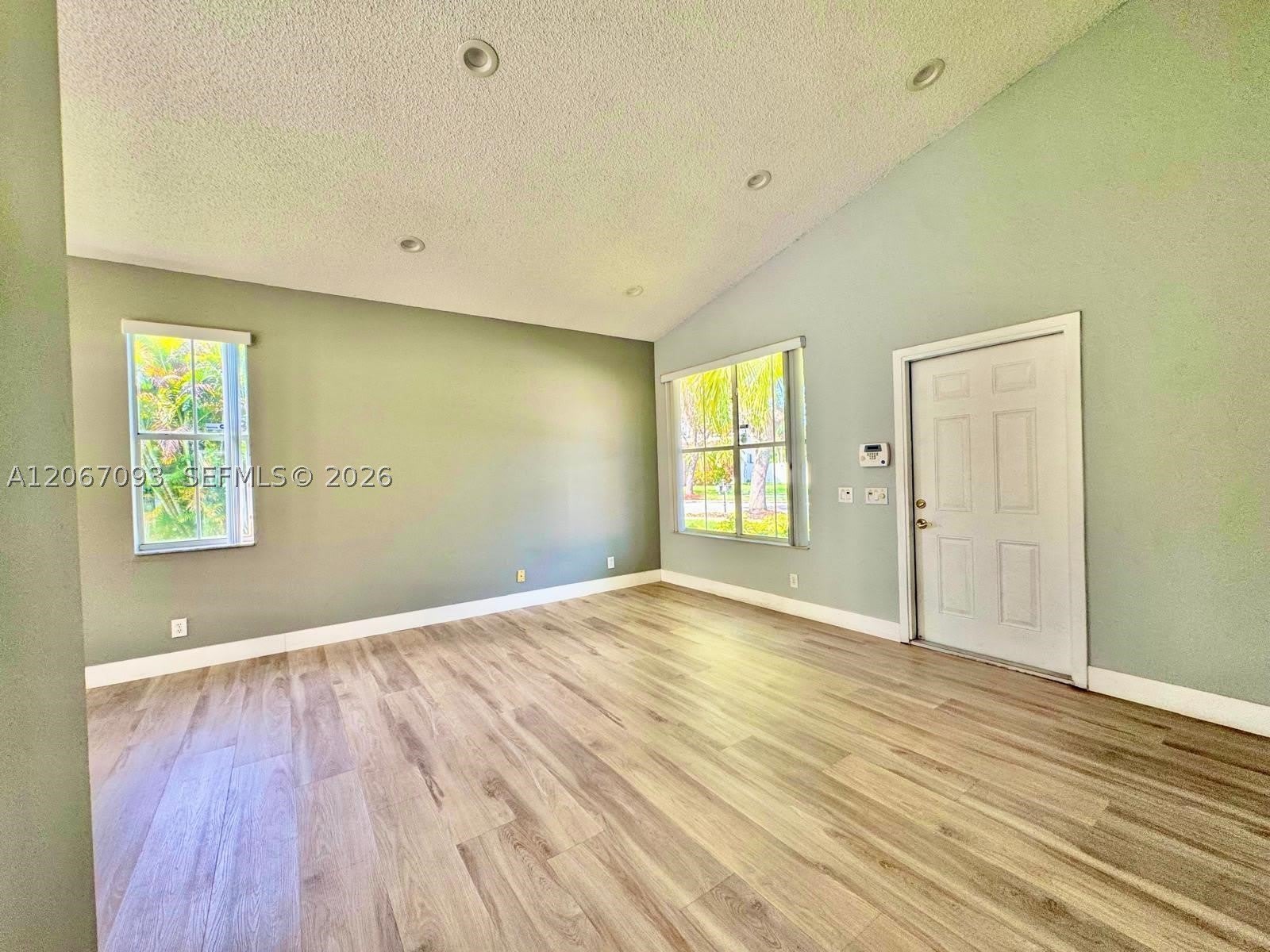 825 Falling Water Rd – photo 4