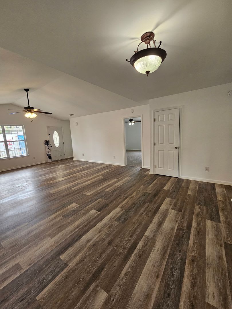 Renovated 4 Bedroom Home! – photo 3