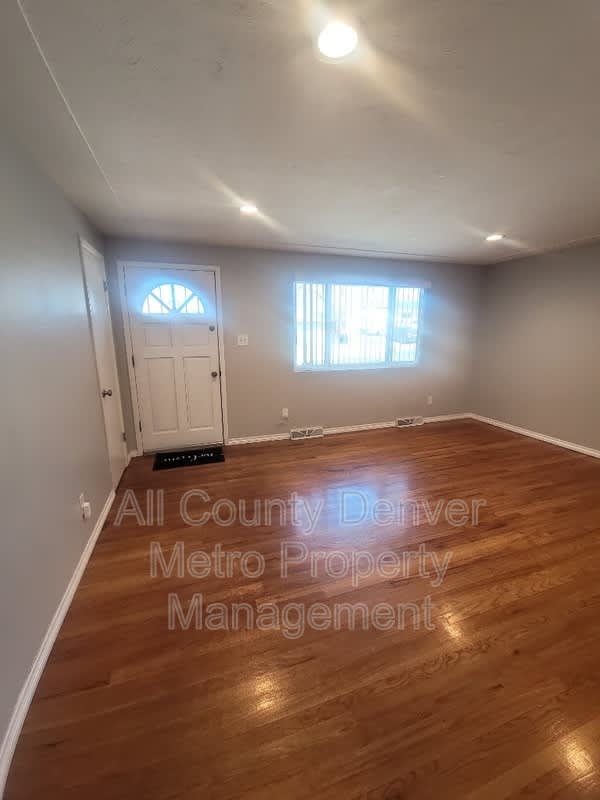 5615 Jellison St. – photo 2