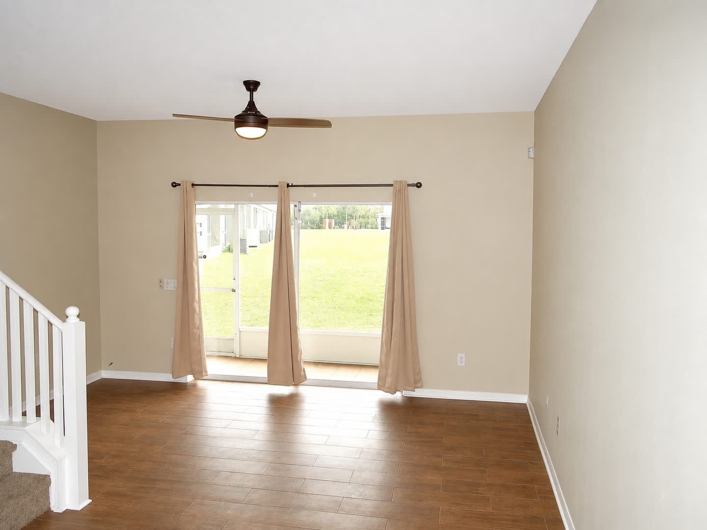 3b / 2.5 bath townhome in gated community – photo 4