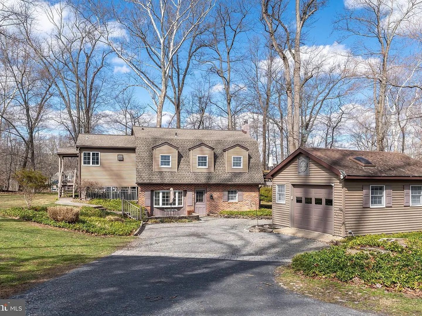 Charming 3 Bed 2 Bath Home In Upper Makefield Township Available Now – photo 1
