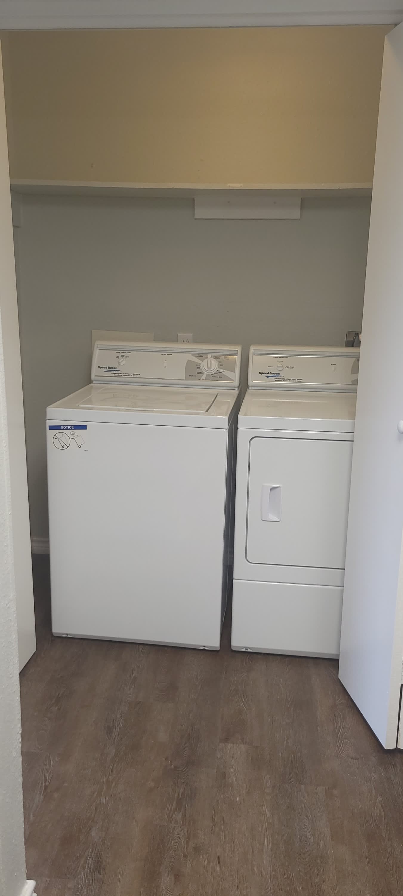 208 Northcross St – photo 3