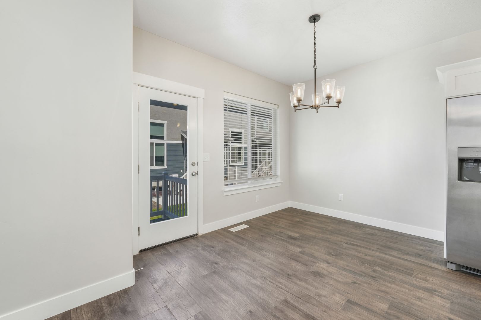 Bright End-Unit Townhome in Lehi – photo 4