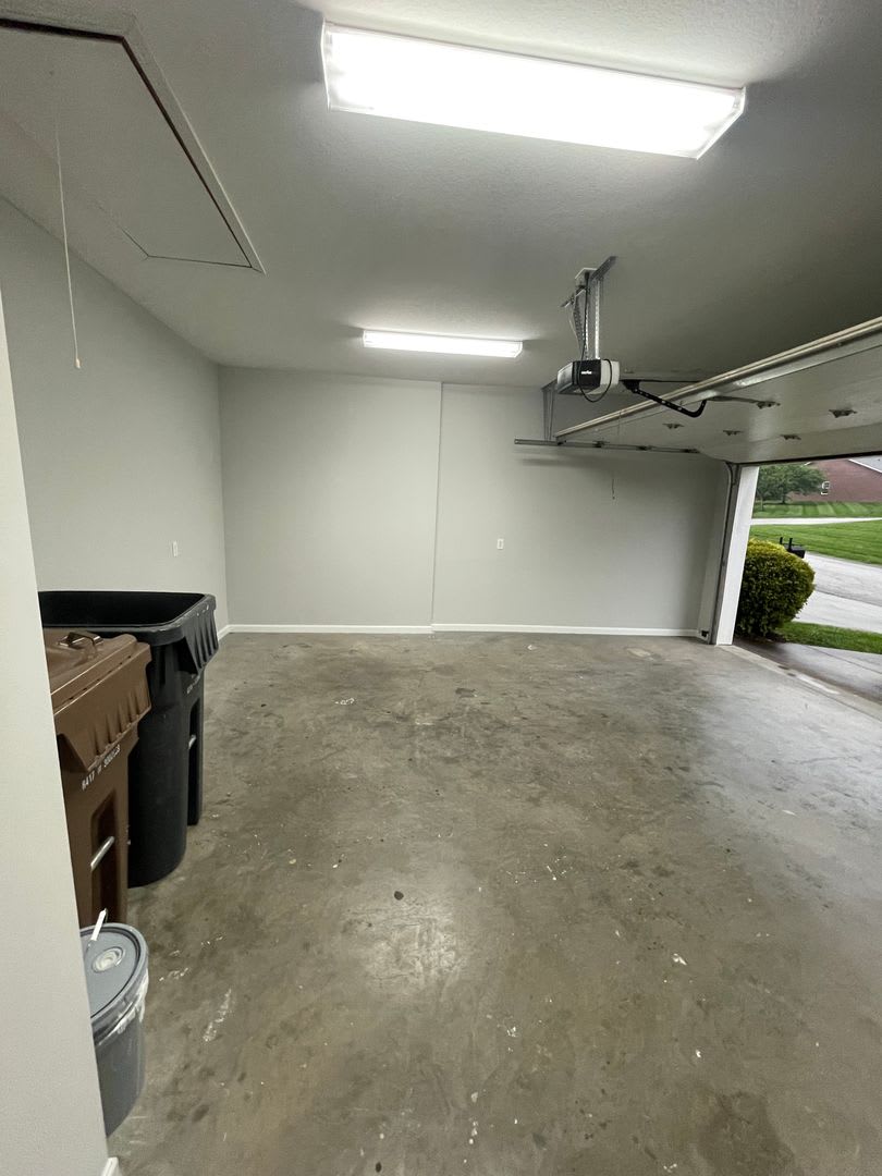 3 bed, 2 bath, 2 car garage w/ bonus room and fenced yard in W. Knoxville – photo 3