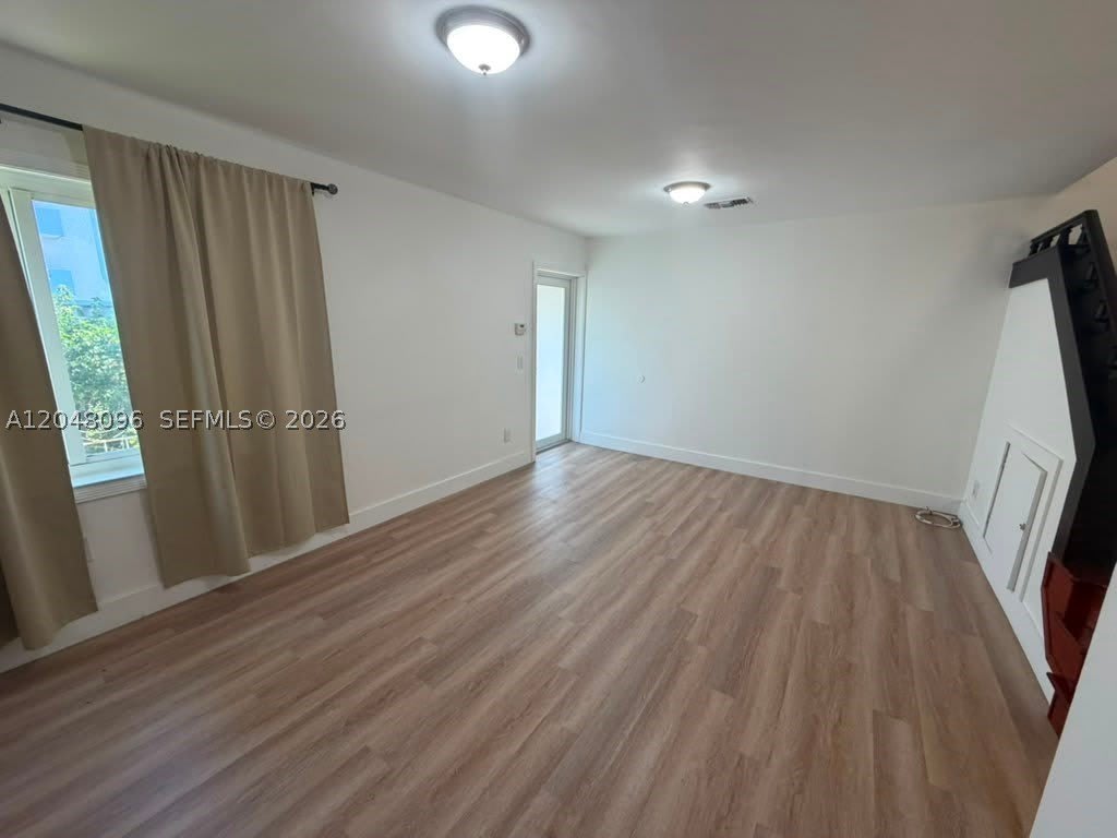 655 85th St – photo 5