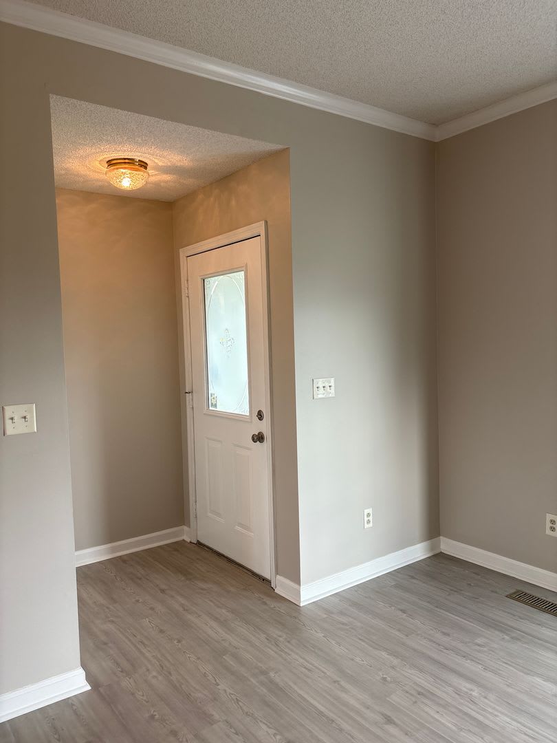 Spacious Brick Home with Fenced-In Back Yard! – photo 3