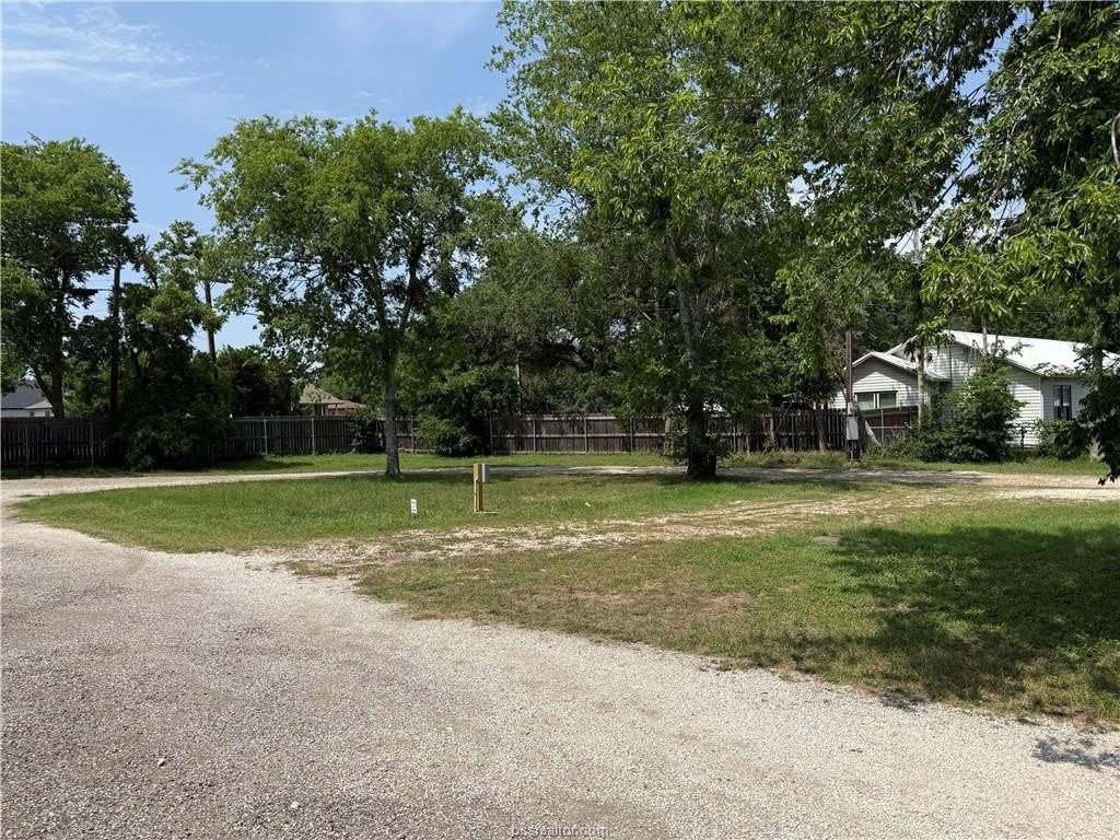 1805 W Highway 21 – photo 5