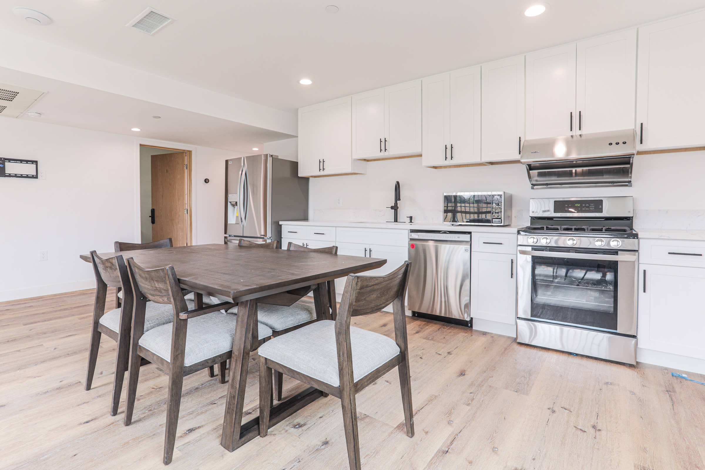 1545 W 36th Place – photo 3