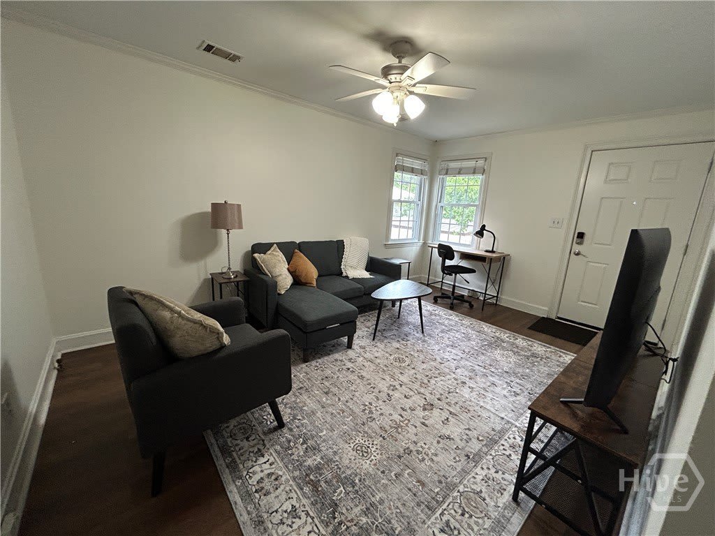 1506 E 50th Street – photo 4
