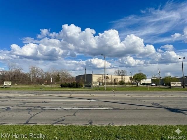 20800 Groesbeck Highway – photo 2